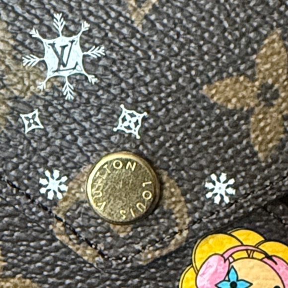 Authentic Louis Vuitton 2023 Christmas animation kirigami (medium) - Picture 3 of 7